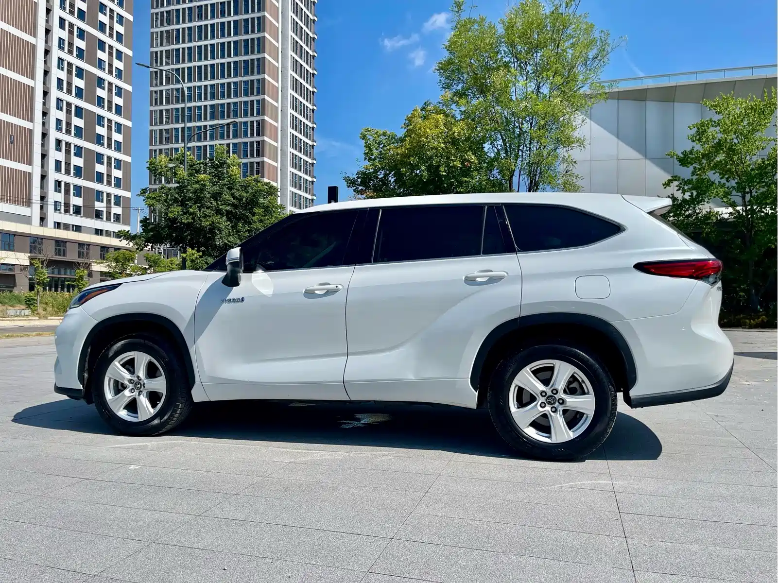 Toyota Highlander 2022 Dual Engine 2.5L 2WD Elite 7-Seater — фото 23