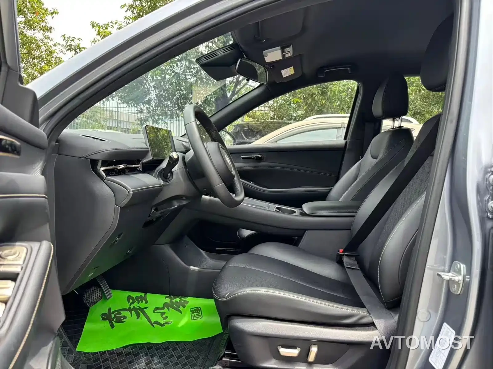 Baojun Yunhai 2024 140km Plug-in Hybrid — фото 4