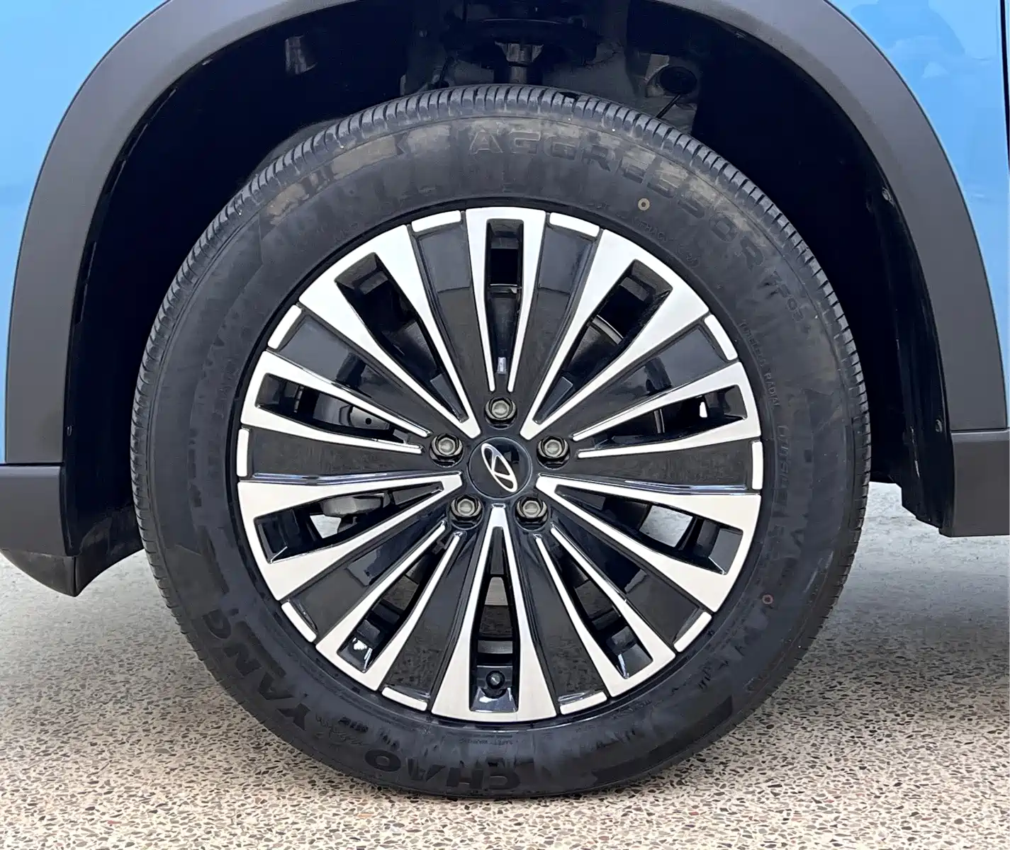 Chery Tiggo 8 PLUS C-DM 2025 1.5T 116km Premium 5-Seater — фото 9
