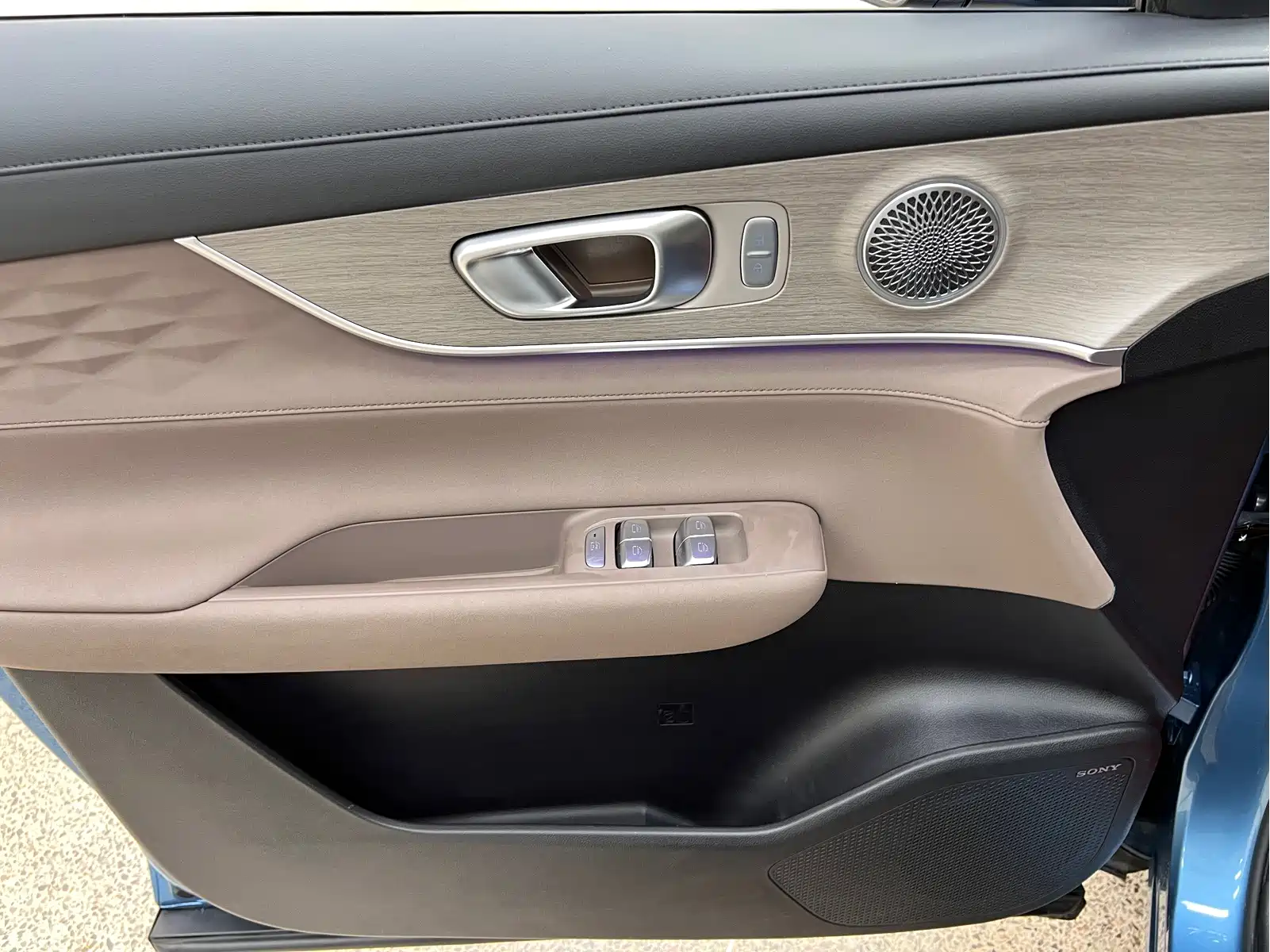 Chery Tiggo 8 PLUS C-DM 2025 1.5T 116km Premium 5-Seater — фото 12