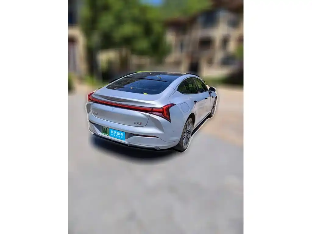 Nezha S 2022 Model Extended Range 1160km RWD Medium Edition — фото 2