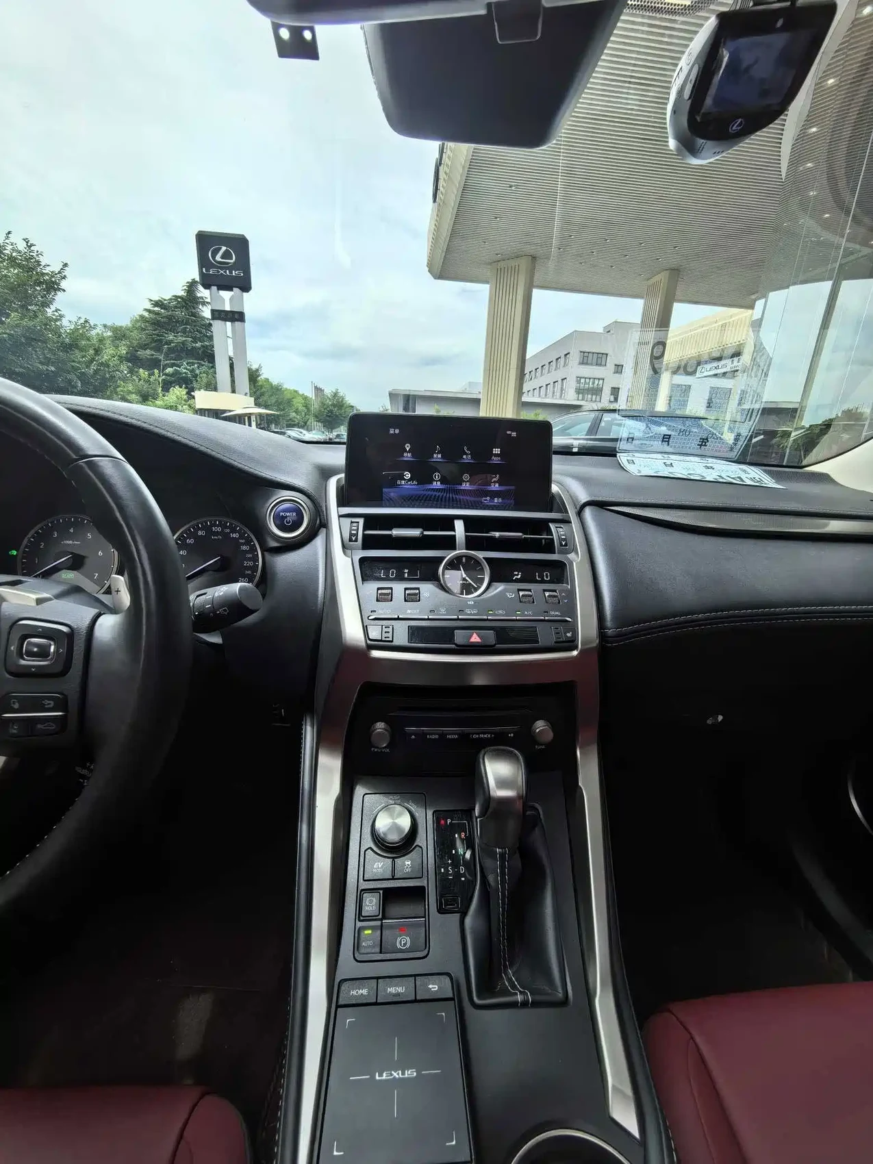 Lexus NX 2020 300h FWD F Sport China VI — фото 10