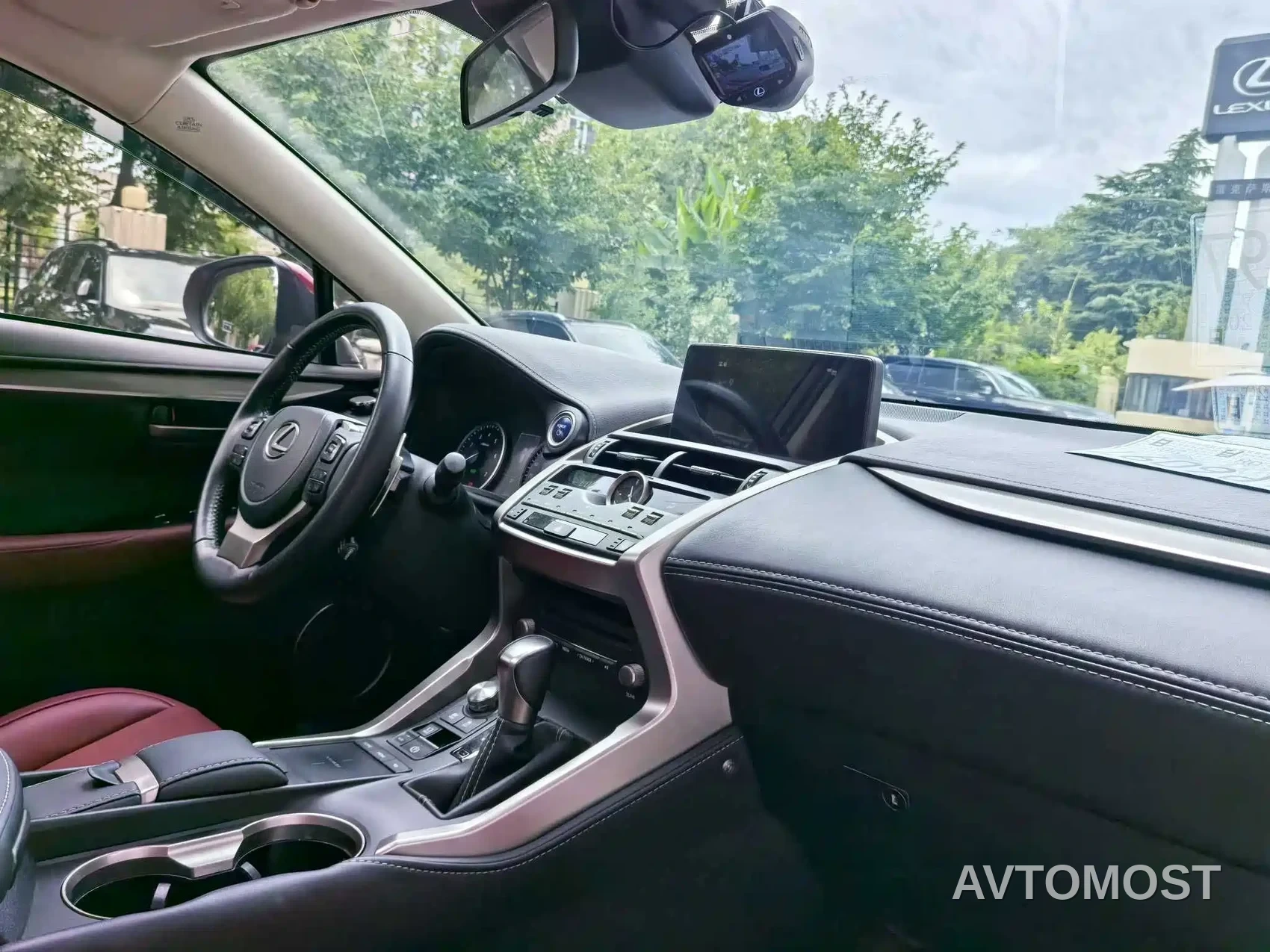 Lexus NX 2020 300h FWD F Sport China VI — фото 16