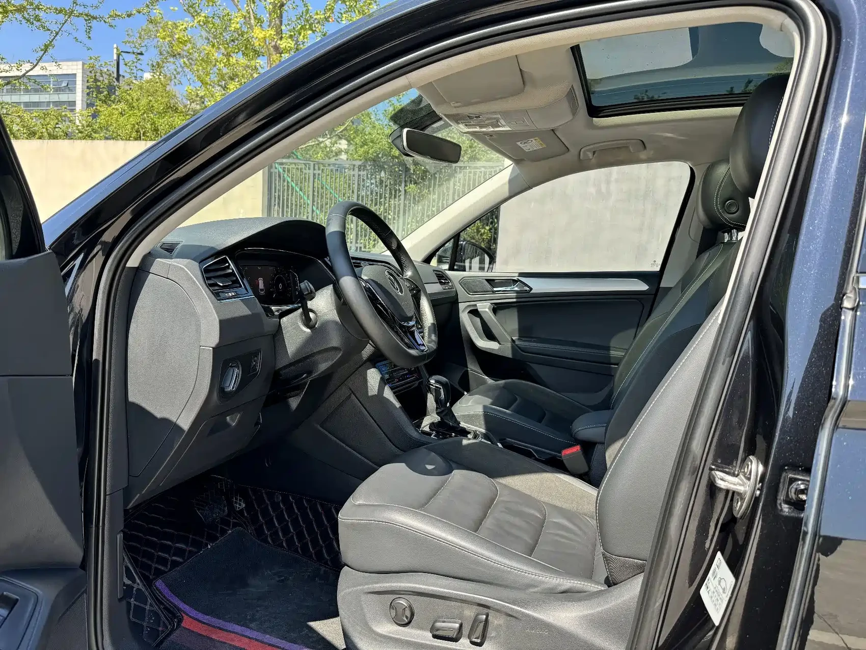 Volkswagen Tiguan L PHEV 2021 430PHEV Plug-in Hybrid Premium — фото 17