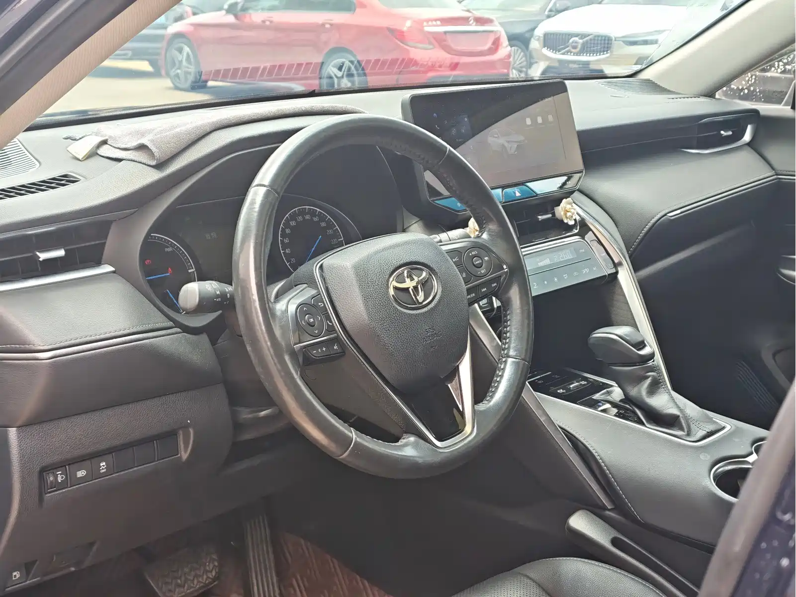 Toyota Lingfang HARRIER 2023 Hybrid 2.5L CVT 2WD Luxury Edition — фото 8