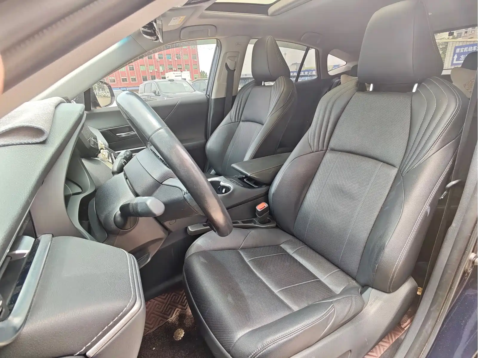 Toyota Lingfang HARRIER 2023 Hybrid 2.5L CVT 2WD Luxury Edition — фото 10