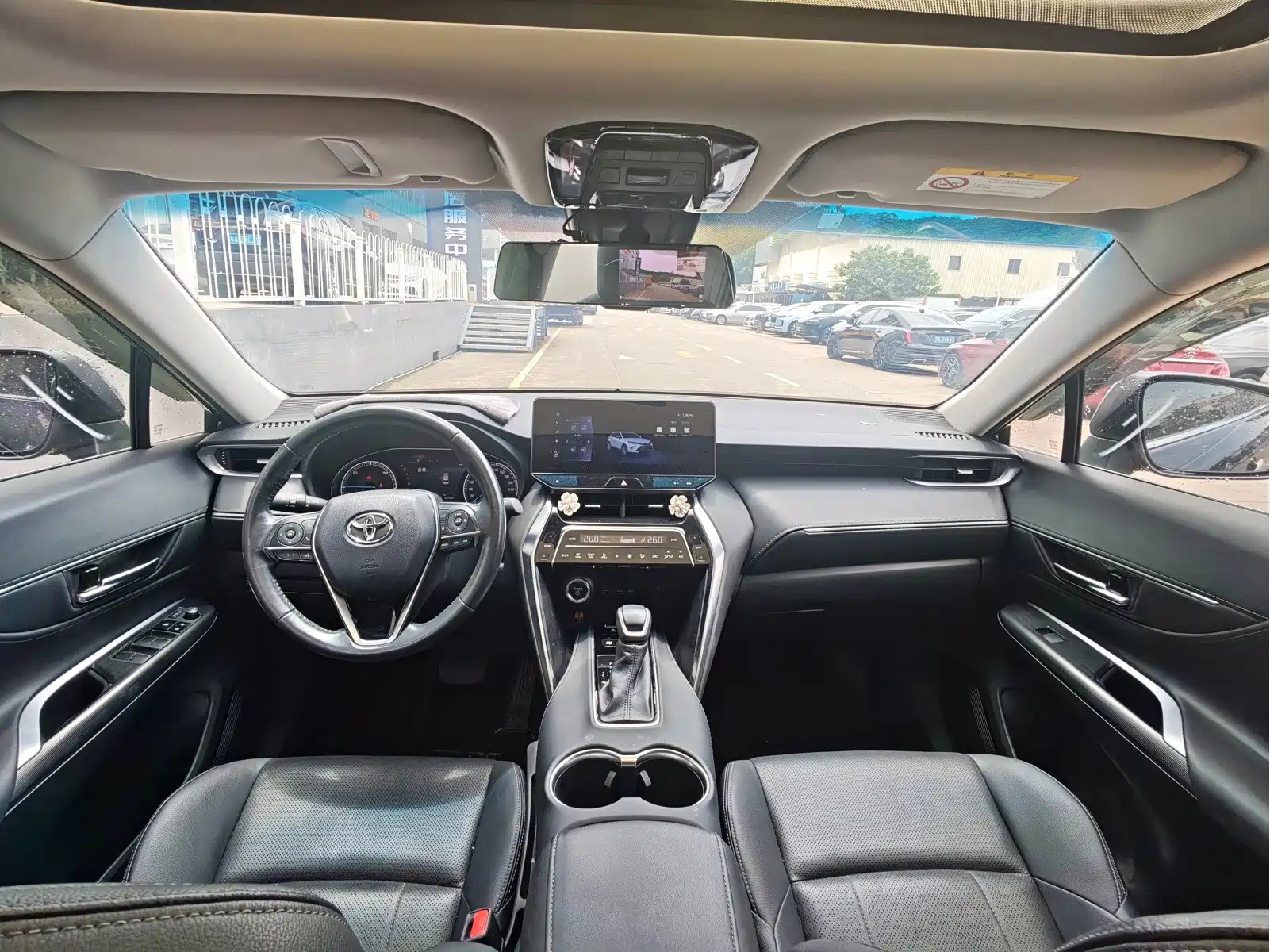 Toyota Lingfang HARRIER 2023 Hybrid 2.5L CVT 2WD Luxury Edition — фото 11