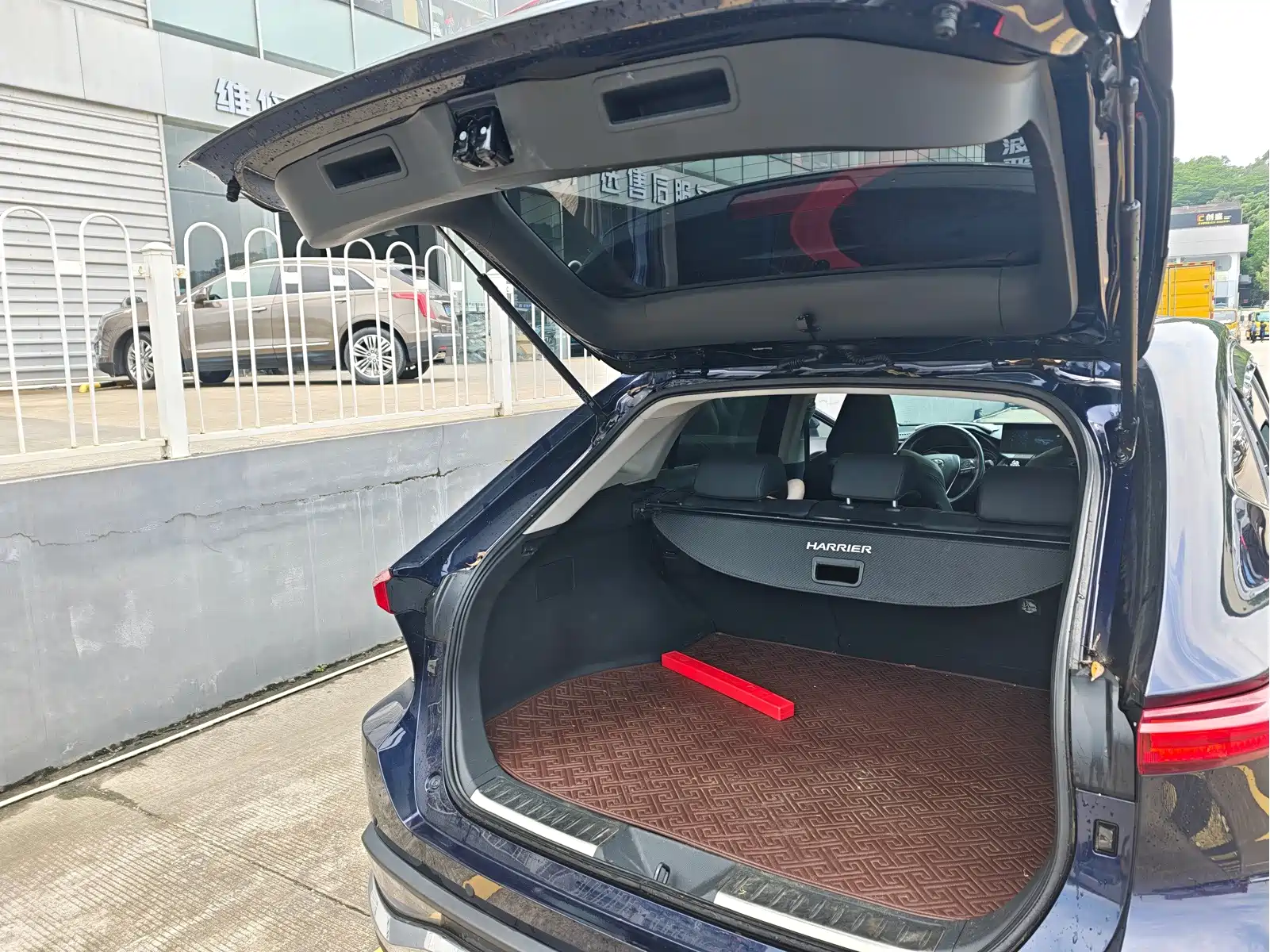 Toyota Lingfang HARRIER 2023 Hybrid 2.5L CVT 2WD Luxury Edition — фото 14