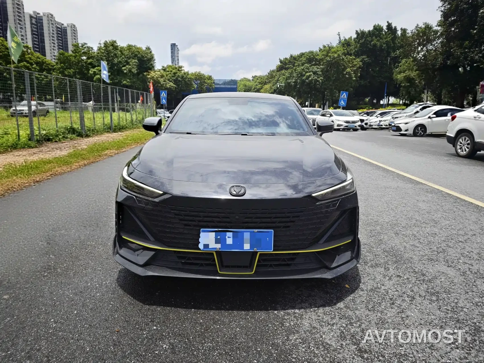 Changan UNI-V 2022 1.5T Sport Edition — фото 2