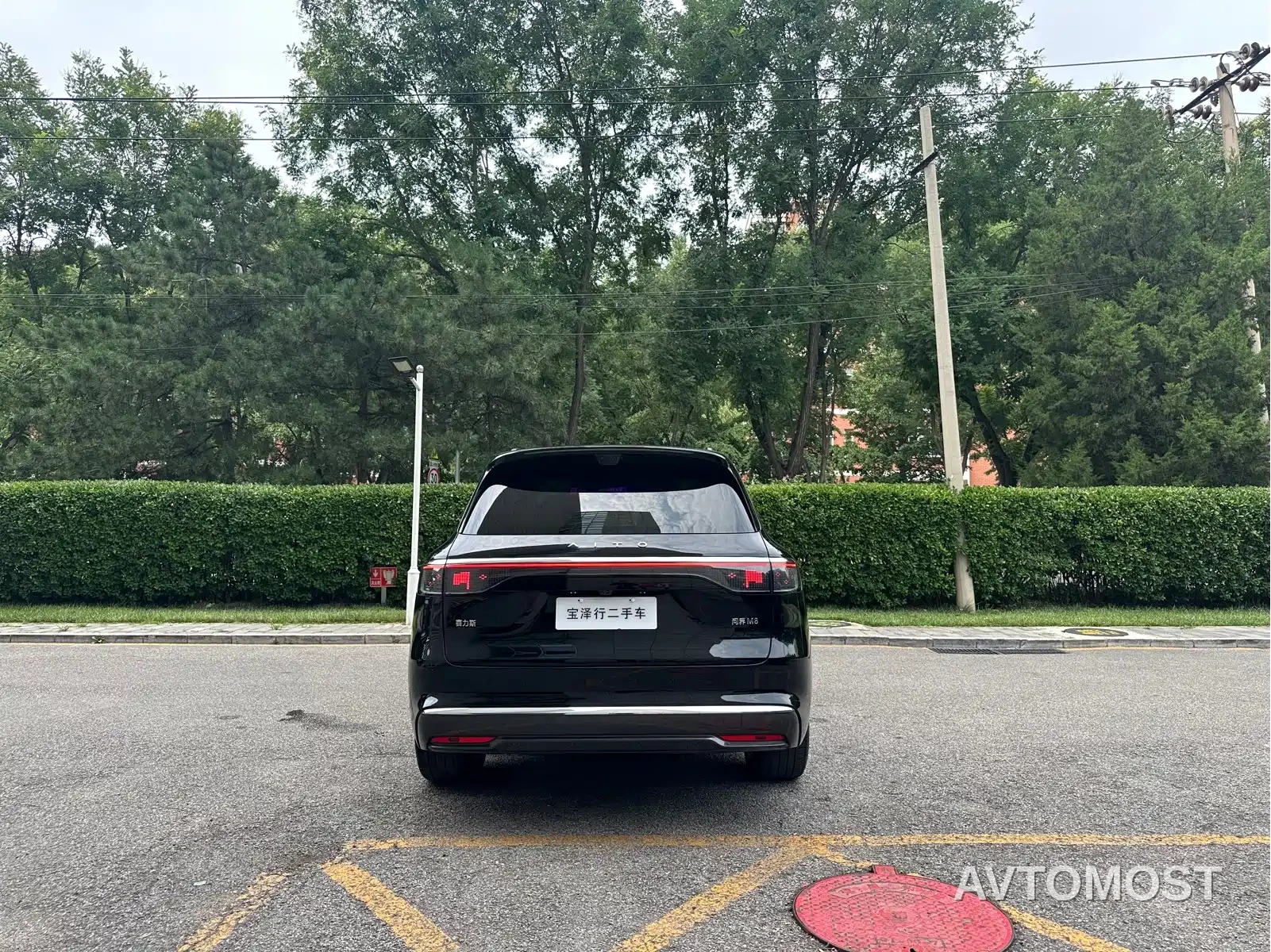 AITO M8 2025 Extended Range Ultra 53.4kWh 6-Seater — фото 4