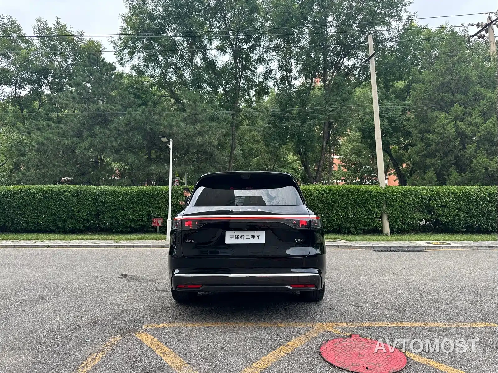 AITO M8 2025 Extended Range Ultra 53.4kWh 6-Seater — фото 5