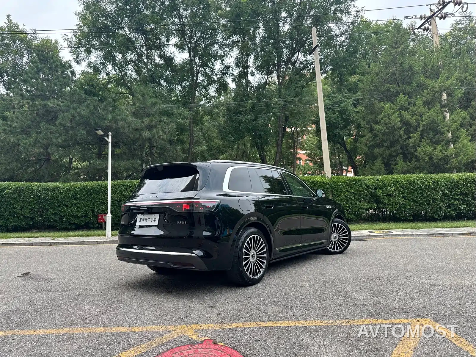AITO M8 2025 Extended Range Ultra 53.4kWh 6-Seater — фото 6
