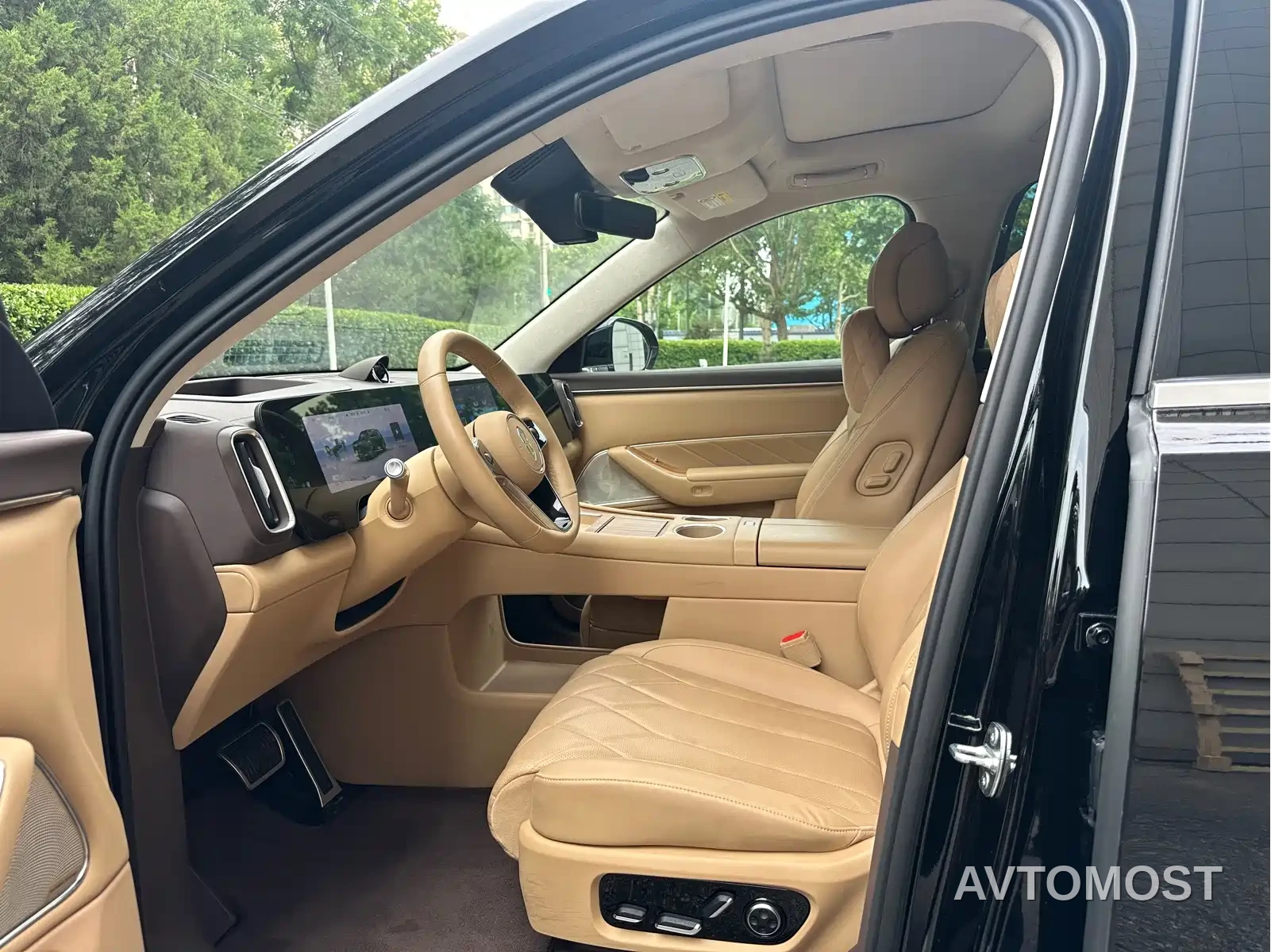 AITO M8 2025 Extended Range Ultra 53.4kWh 6-Seater — фото 14