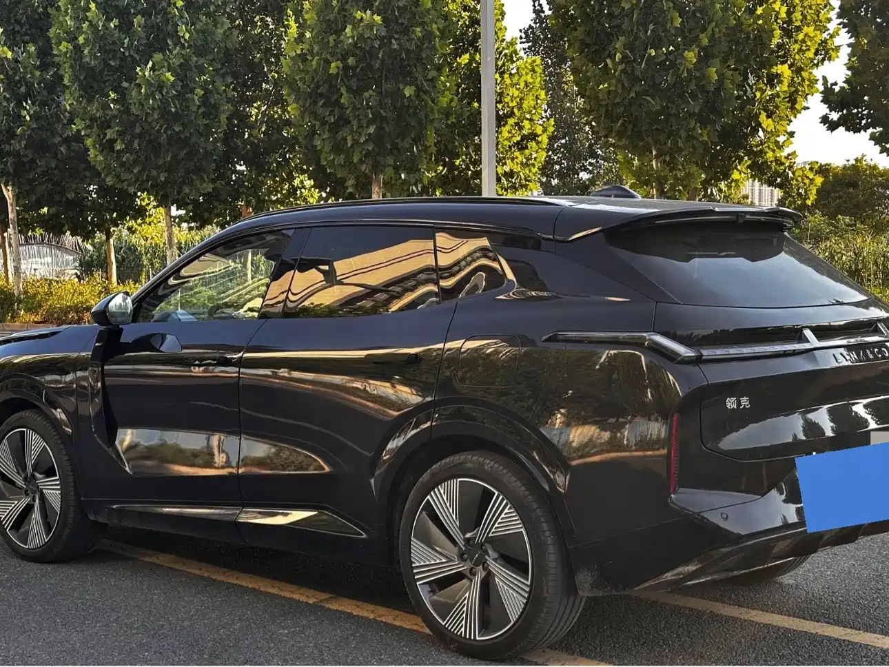 Lynk & Co 08 EM-P 2023 120km Long Range Pro — фото 7