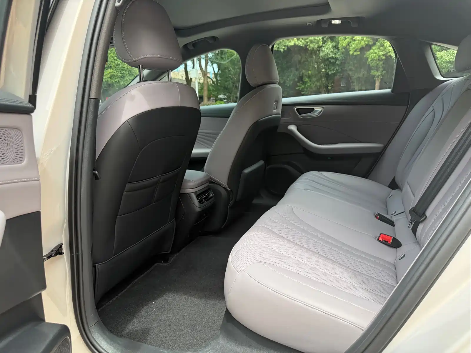 Roewe M7 DMH 2025 Base — фото 4