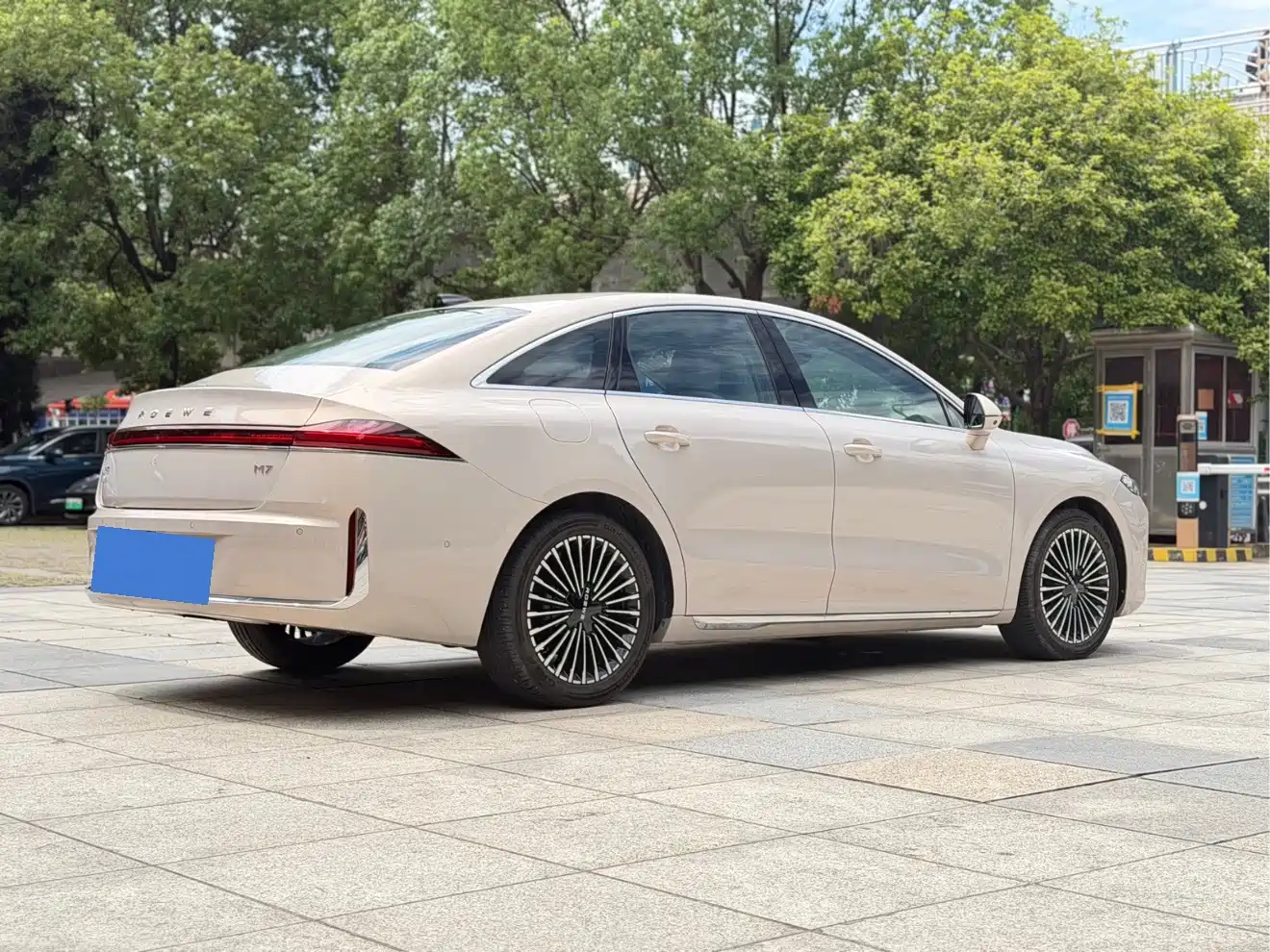 Roewe M7 DMH 2025 Base — фото 7