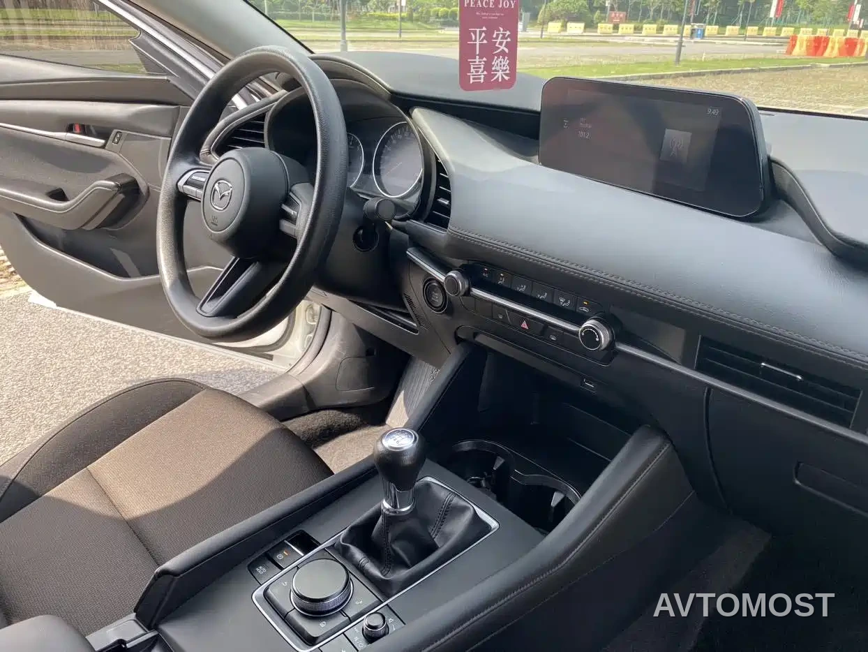 Mazda3 Axela 2022 Mazda3 1.5L Manual Basic Edition — фото 4