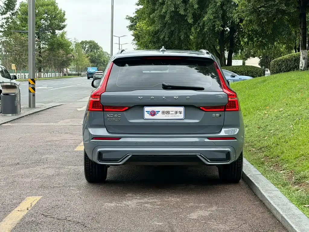 Volvo XC60 2023 B5 AWD Smart Premium Sport Edition — фото 5