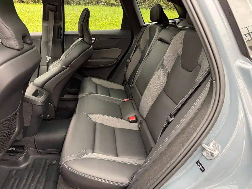 Volvo XC60 2023 B5 AWD Smart Premium Sport Edition — фото 12