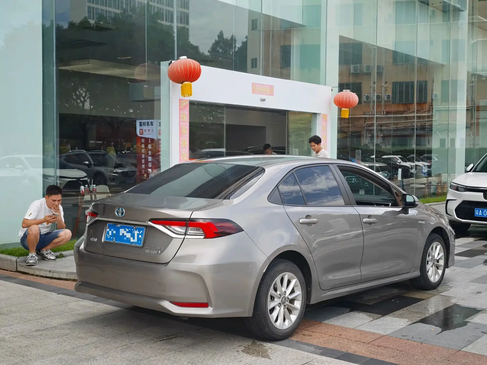 Toyota Corolla 2021 Hybrid 1.8L E-CVT Elite Edition — фото 4