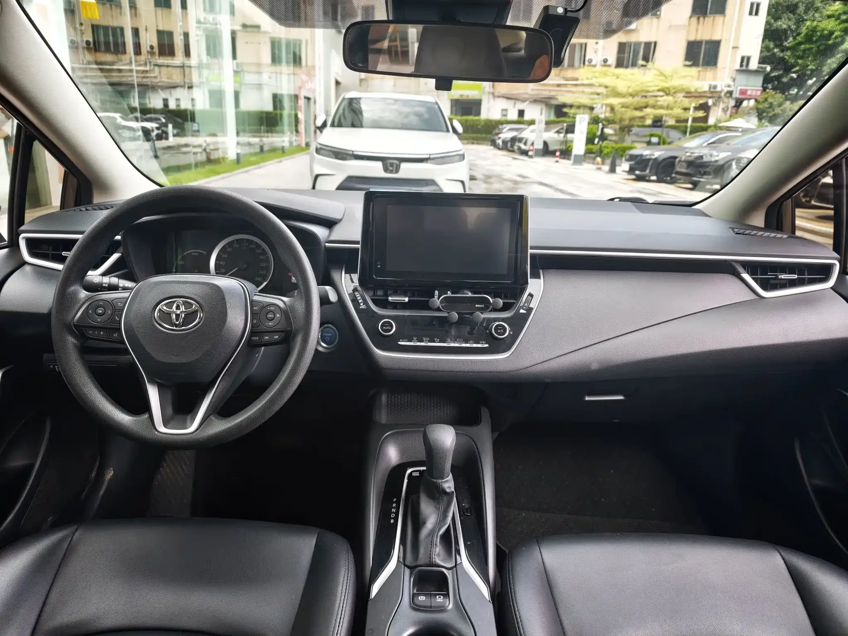 Toyota Corolla 2021 Hybrid 1.8L E-CVT Elite Edition — фото 8