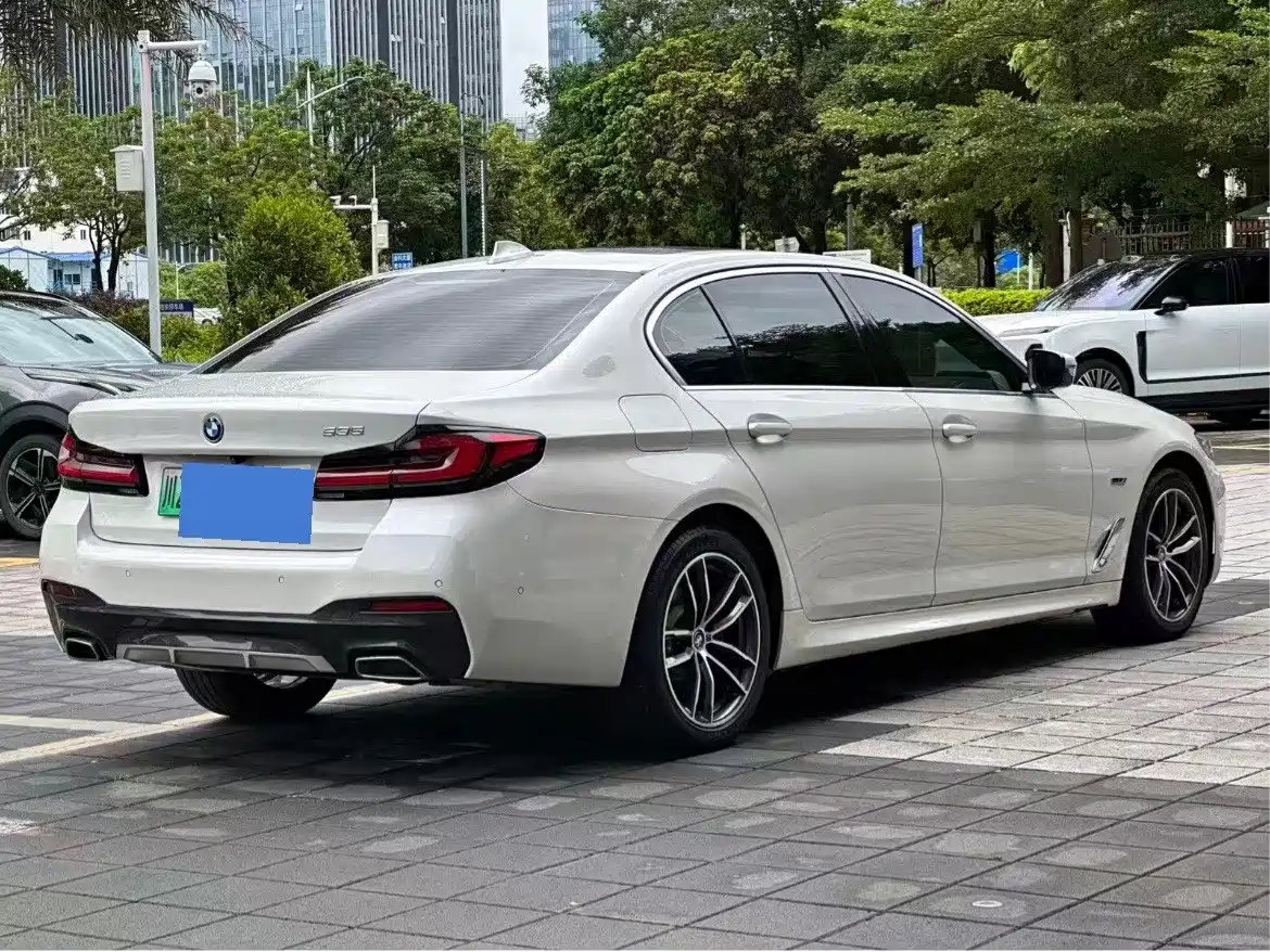 BMW 5 Series New Energy 2022 535Le M Sport Package — фото 3