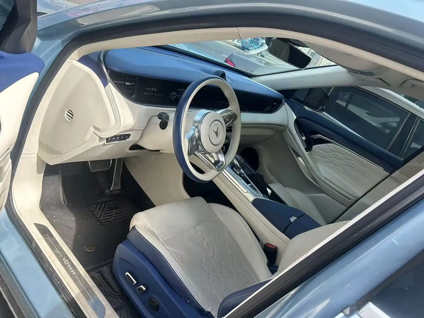 VOYAH FREE 2021 4WD Extended Range Launch Edition Exclusive Luxury Package — фото 5