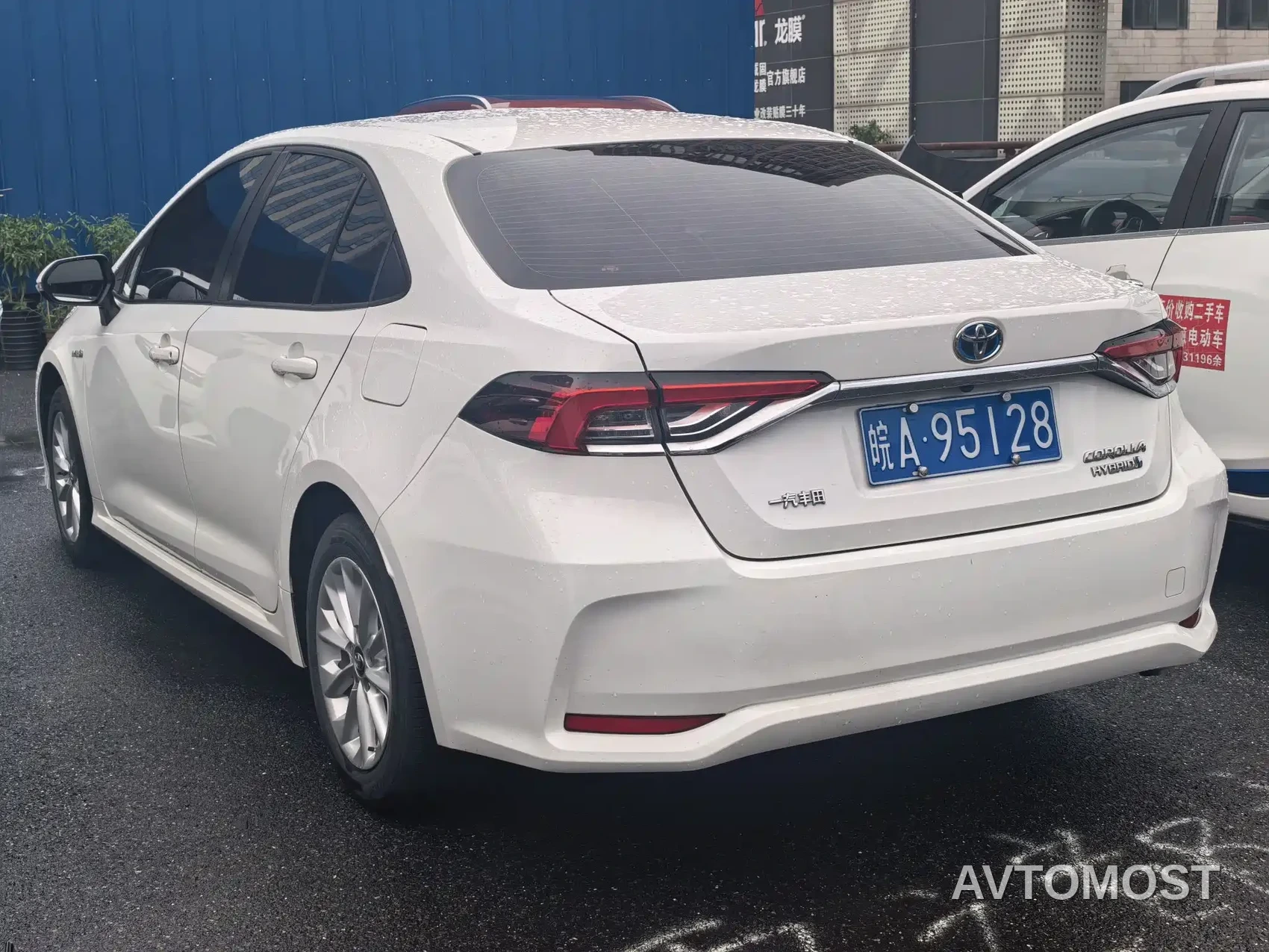 Toyota Corolla 2021 Hybrid 1.8L E-CVT Elite Edition — фото 4