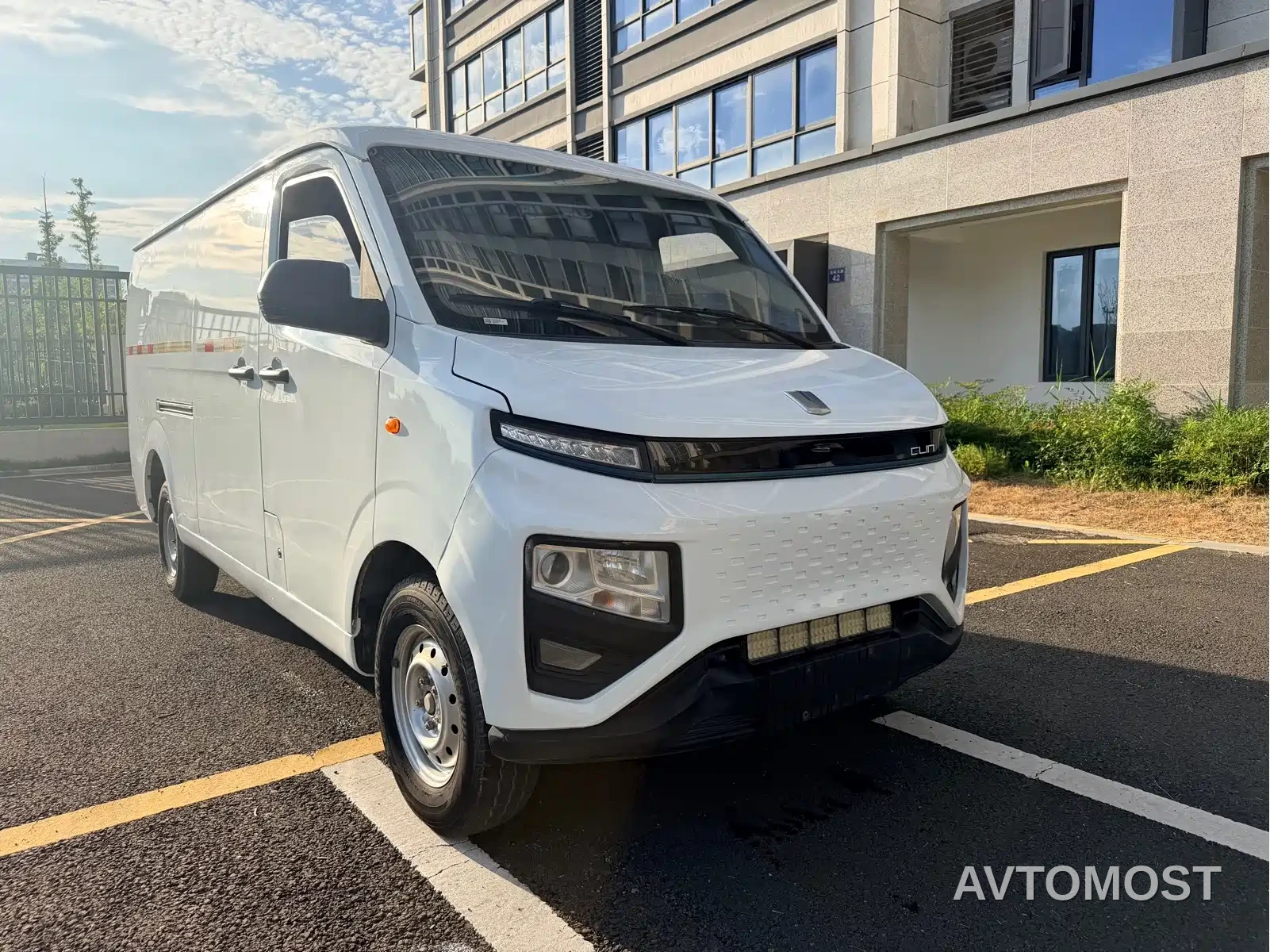 Yuan Cheng FarStar V 2022 Xingxiang V6E Premium Long Wheelbase Gotion 38.7kWh — фото 2