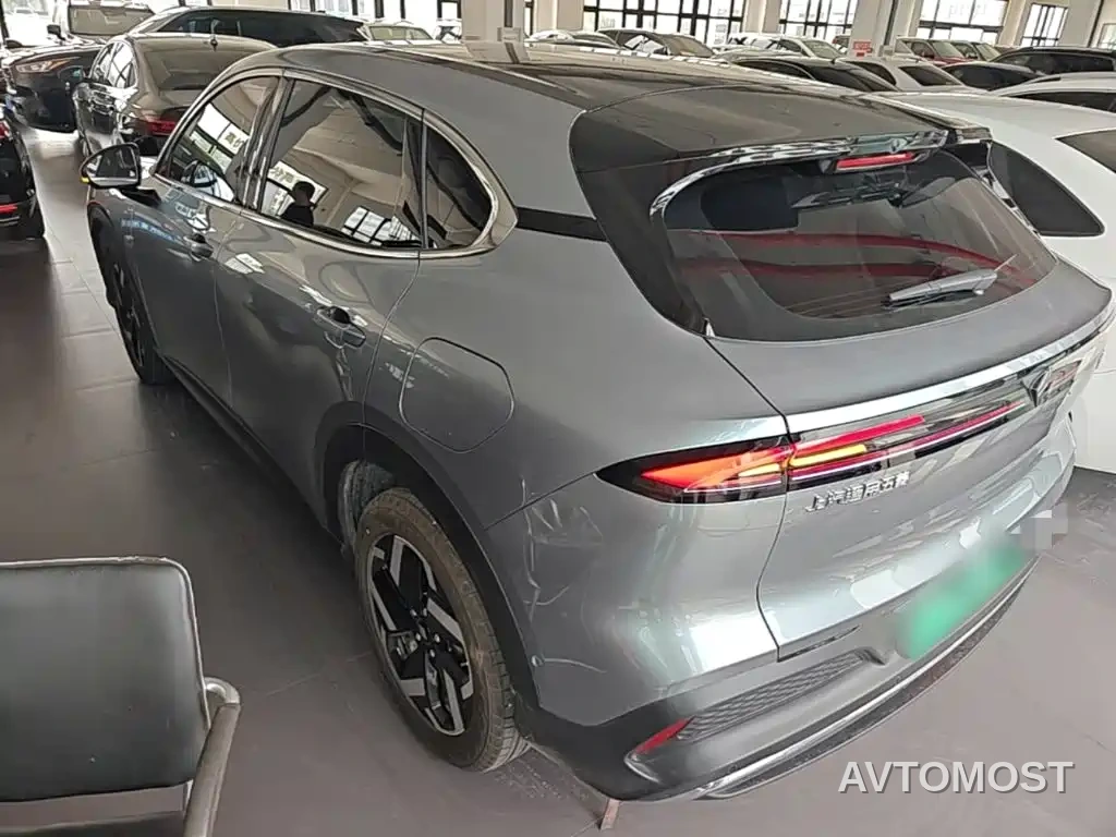 Baojun Yunhai 2024 60km Plug-in Hybrid — фото 1