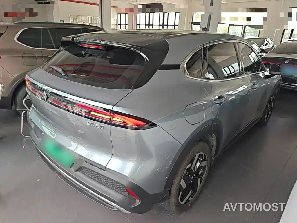Baojun Yunhai 2024 60km Plug-in Hybrid — фото 3
