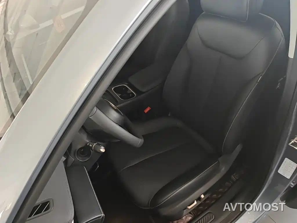 Baojun Yunhai 2024 60km Plug-in Hybrid — фото 7