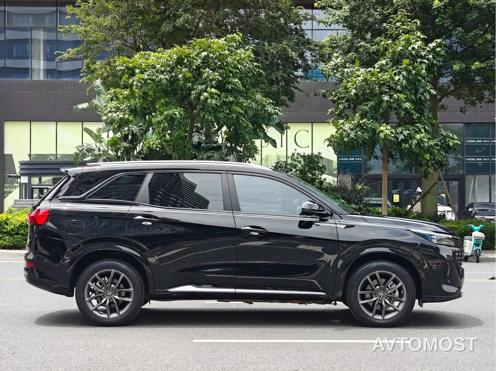 Landian E5 2024 Glory Edition 100KM Premium Type 7-Seater — фото 4
