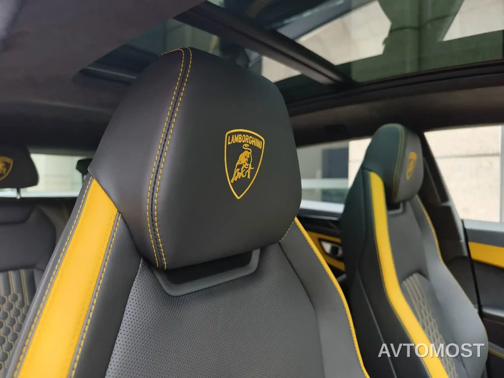 Lamborghini Urus SE 2025 4.0T Standard Edition — фото 5