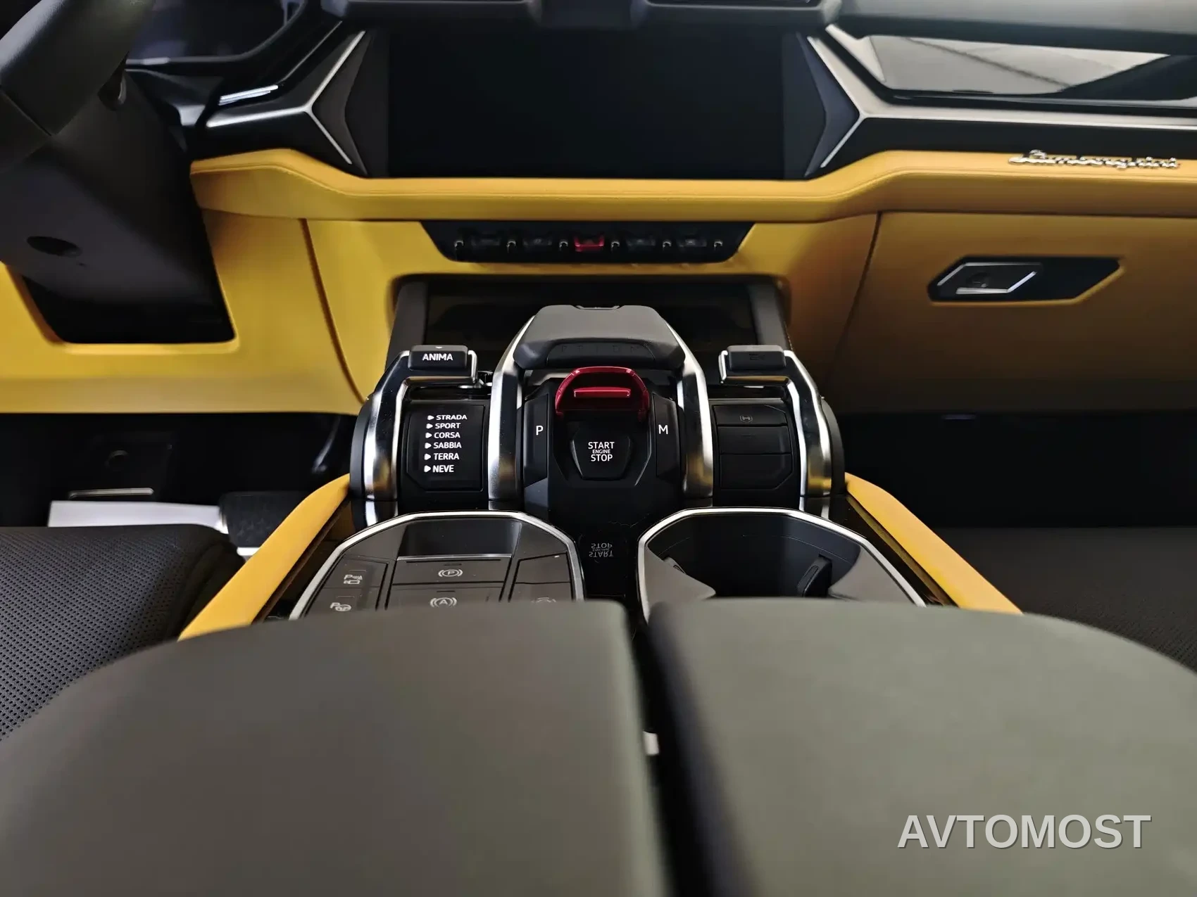 Lamborghini Urus SE 2025 4.0T Standard Edition — фото 17