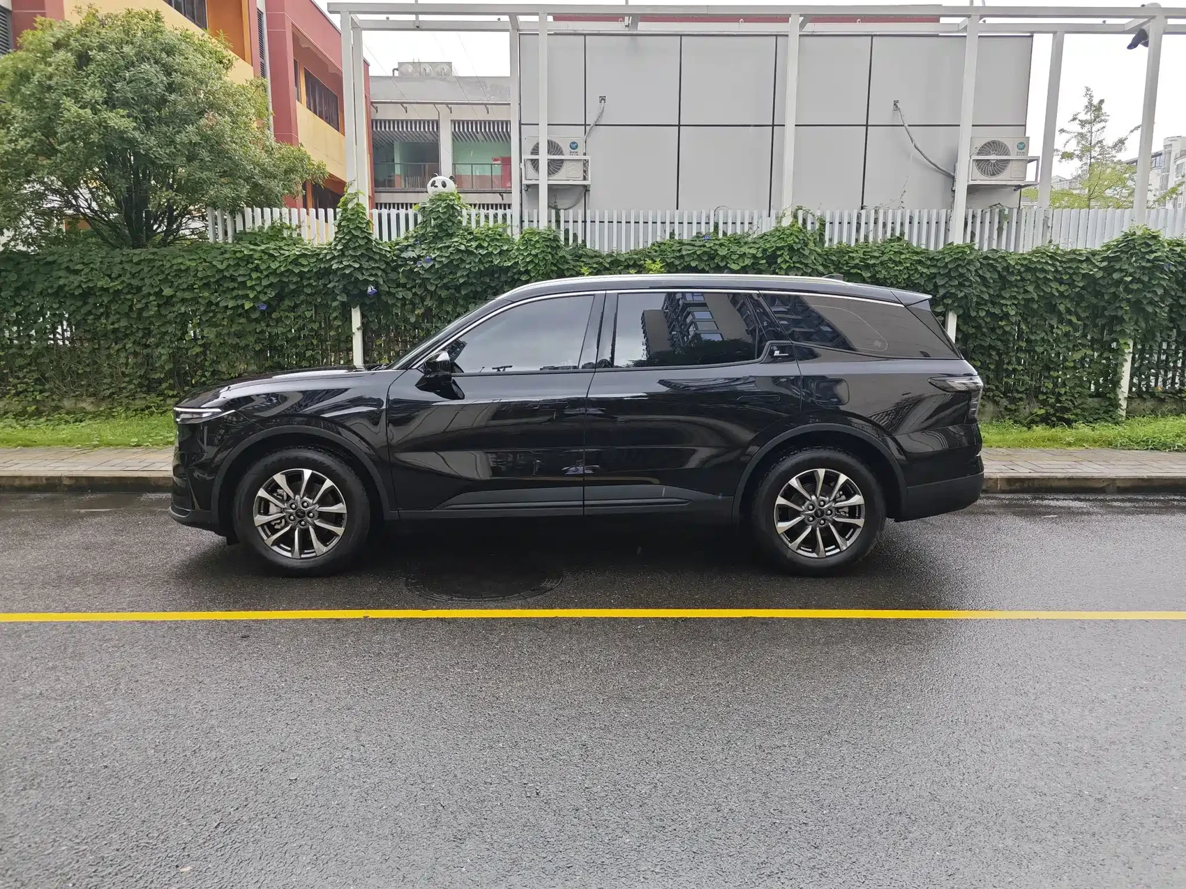 Ford Edge 2025 Edge L 2.0T EcoBoost E Hybrid FWD 7-seater Luxury — фото 6