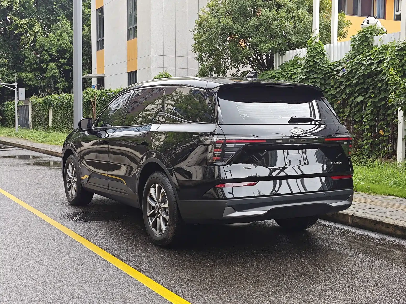 Ford Edge 2025 Edge L 2.0T EcoBoost E Hybrid FWD 7-seater Luxury — фото 7