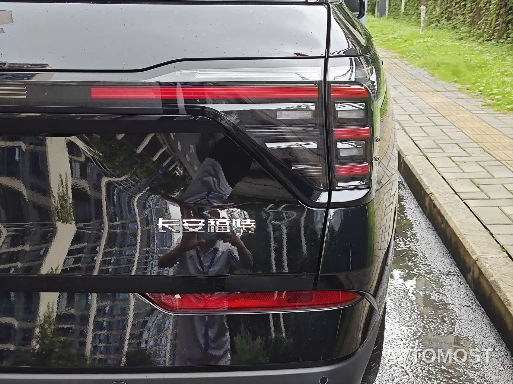 Ford Edge 2025 Edge L 2.0T EcoBoost E Hybrid FWD 7-seater Luxury — фото 9