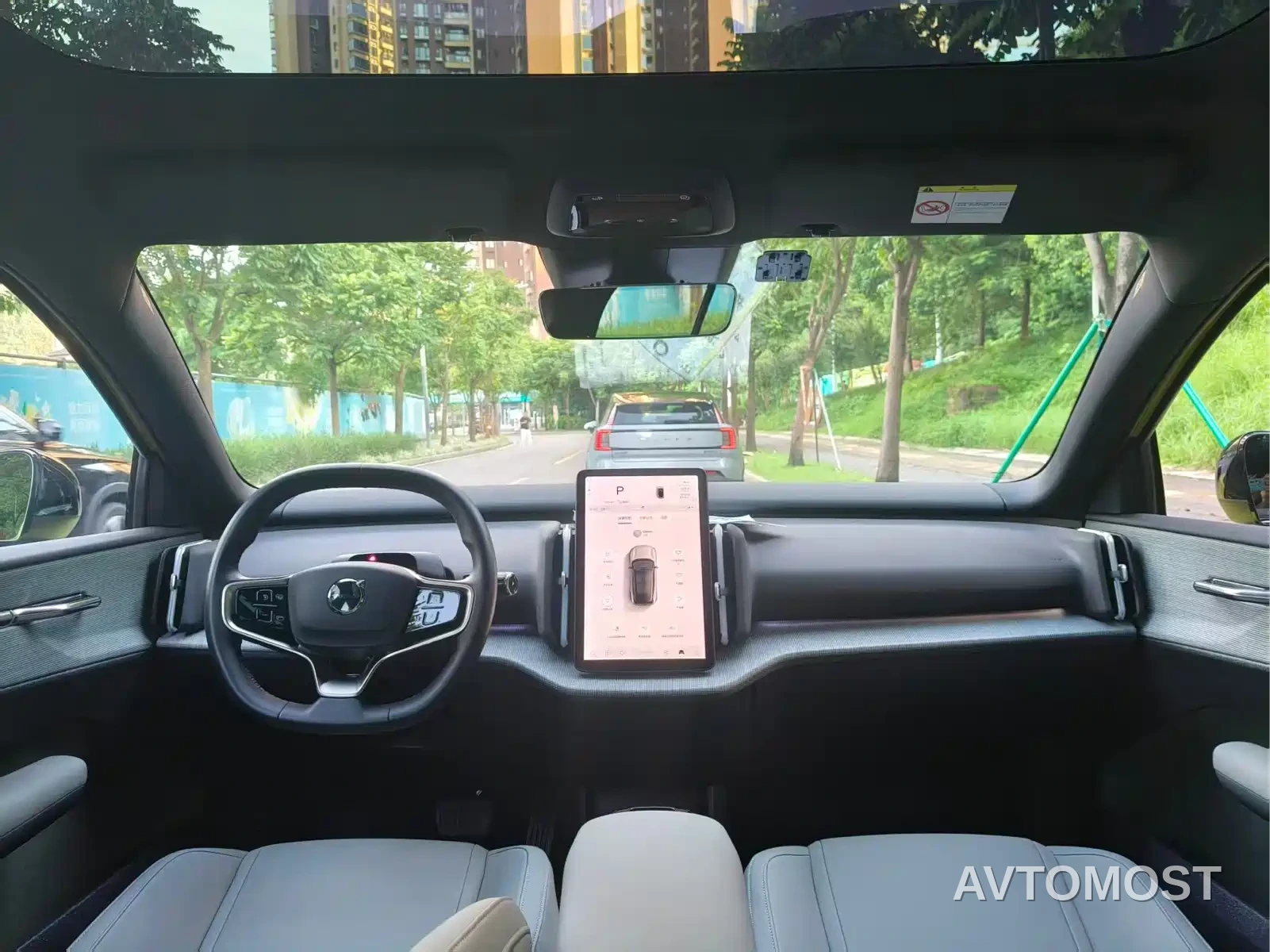 Volvo EX30 2025 RWD Long Range Ultra — фото 13