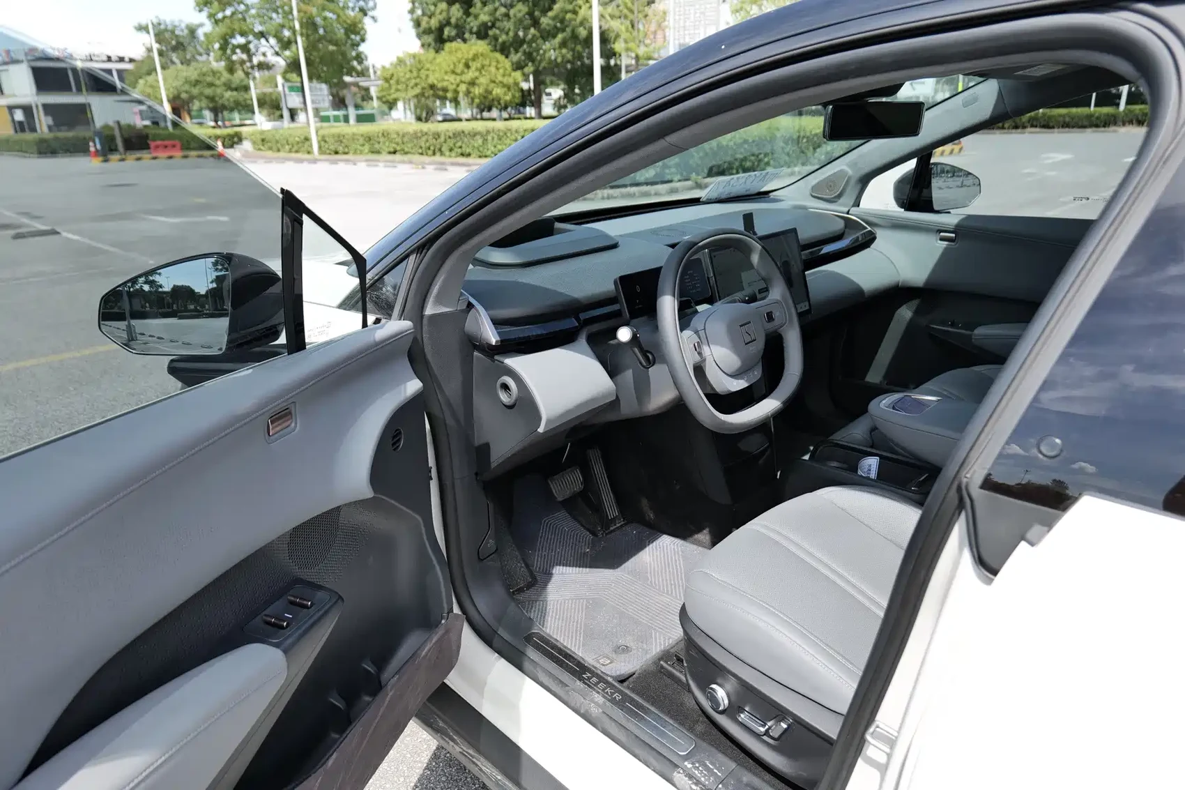 Zeekr X 2024 Model 4-Seat RWD Version — фото 8