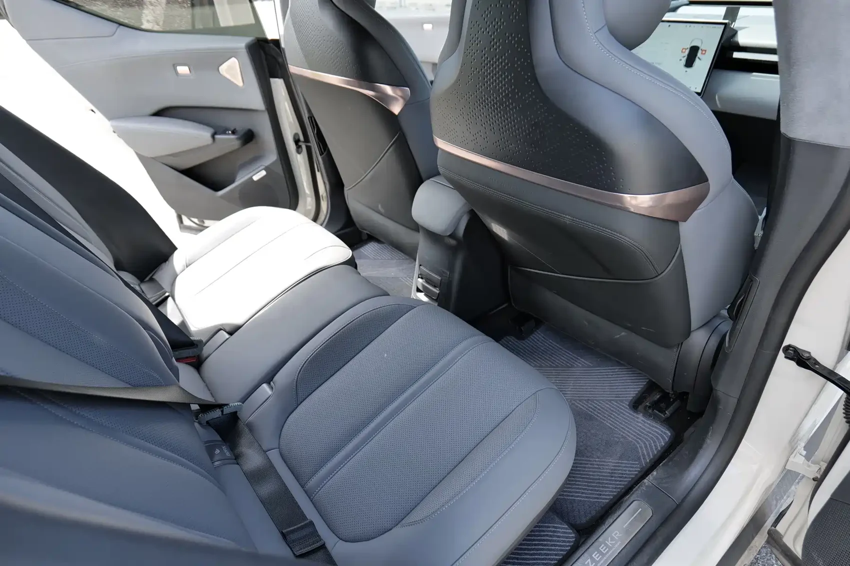 Zeekr X 2024 Model 4-Seat RWD Version — фото 12