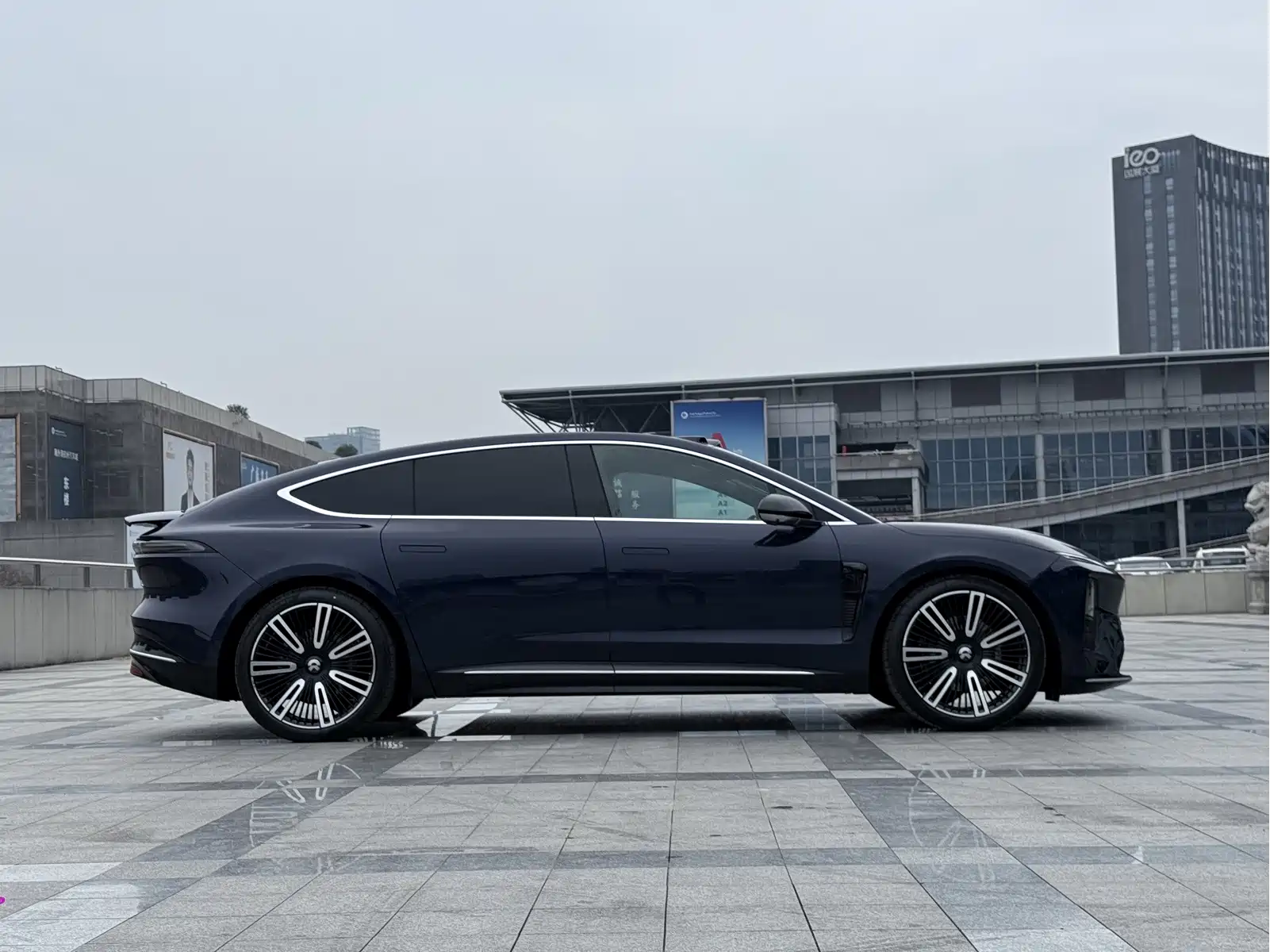 NIO ET9 2025 100kWh Launch Limited Edition — фото 4