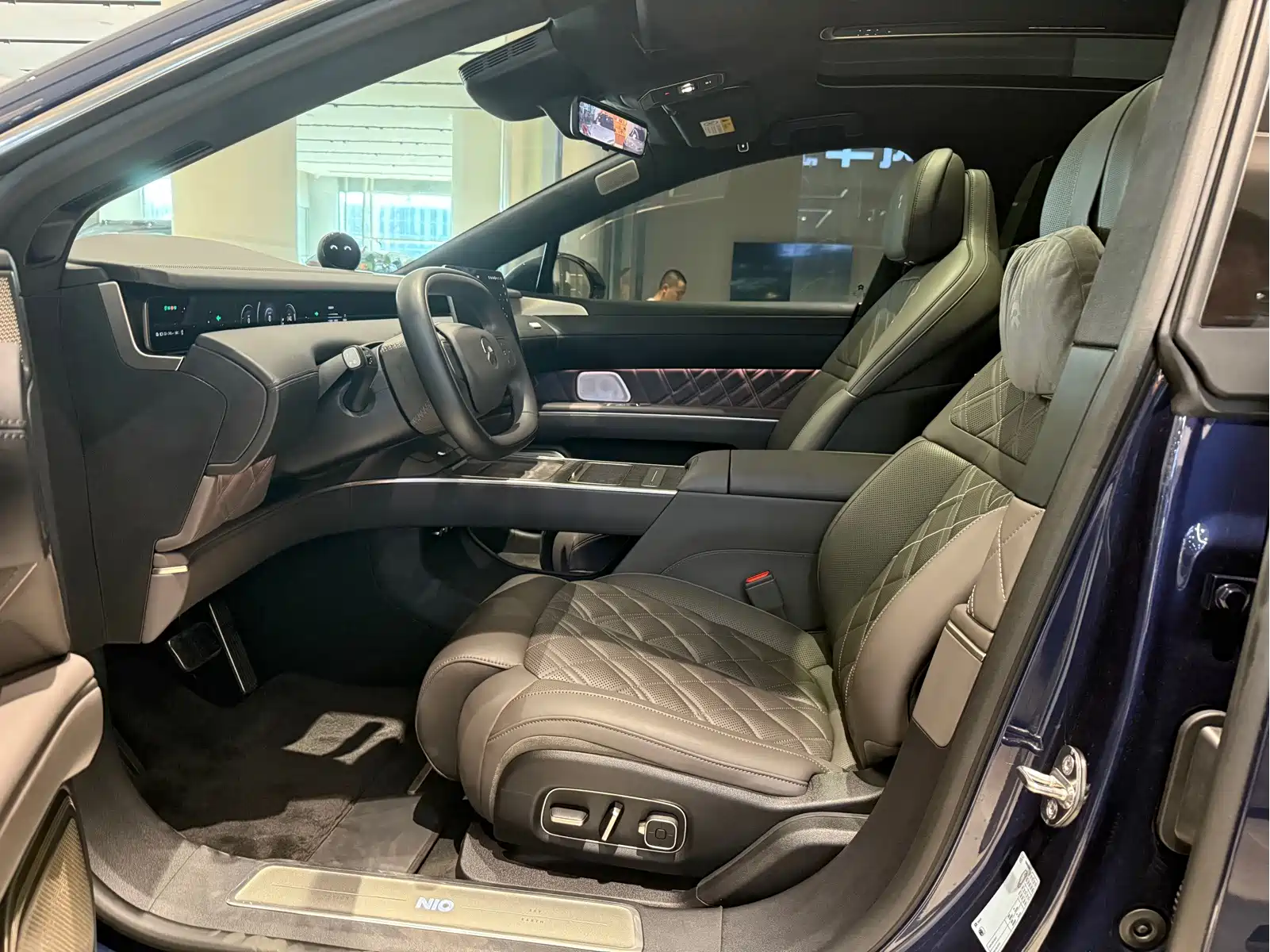 NIO ET9 2025 100kWh Launch Limited Edition — фото 12