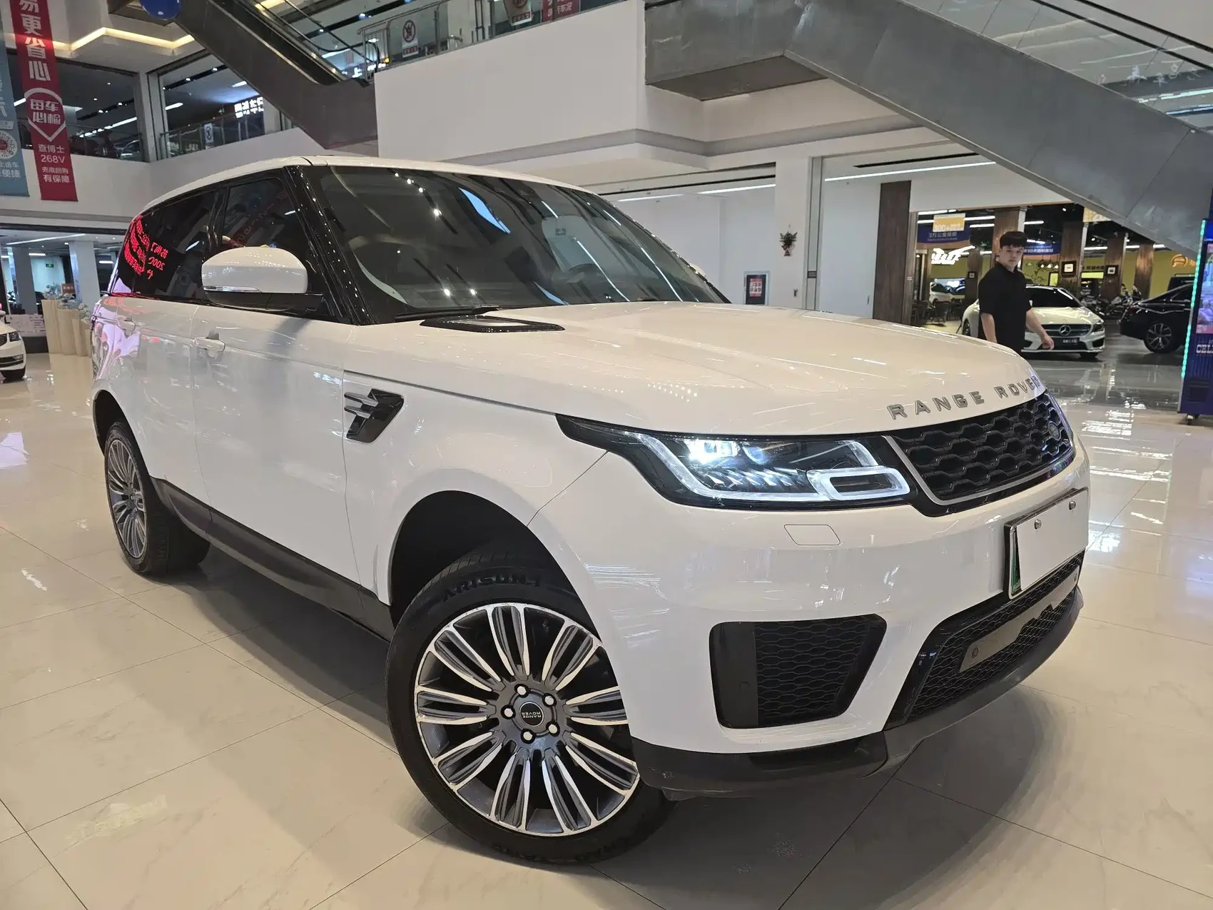 Land Rover Range Rover Sport PHEV 2022 P400e SE — фото 3