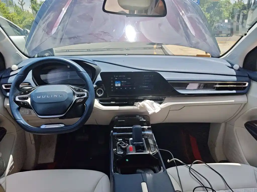 Wuling Victory 2023 2.0L DHT Luxury Edition — фото 6