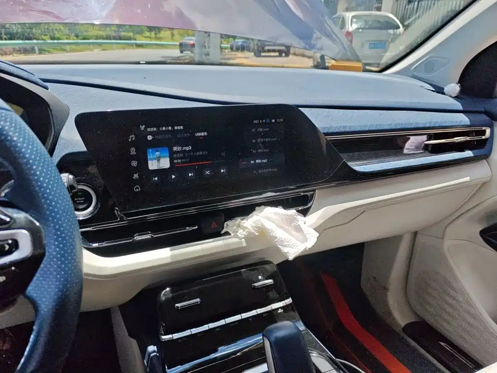 Wuling Victory 2023 2.0L DHT Luxury Edition — фото 10