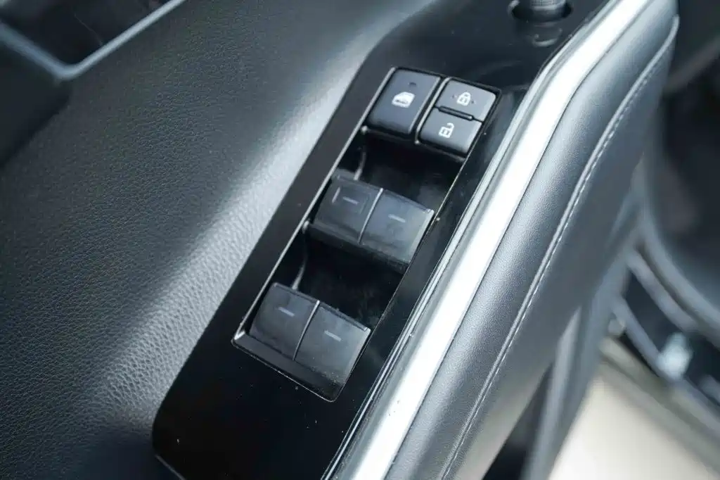 Toyota Highlander 2023 2.5L Smart Hybrid Dual Engine FWD Elite 5-Seater — фото 11