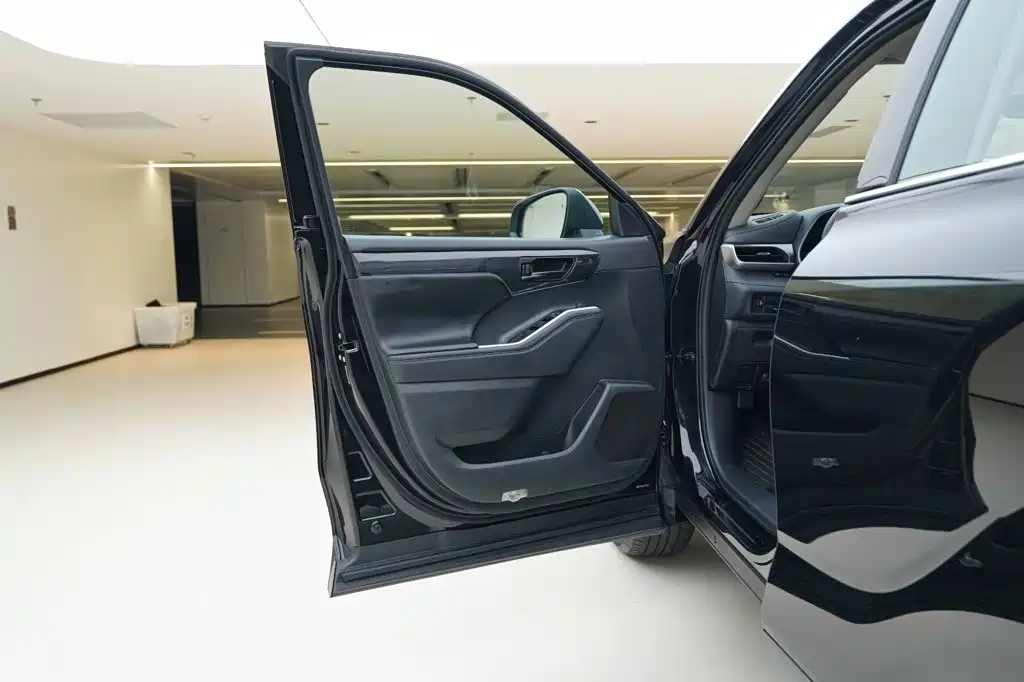 Toyota Highlander 2023 2.5L Smart Hybrid Dual Engine FWD Elite 5-Seater — фото 16