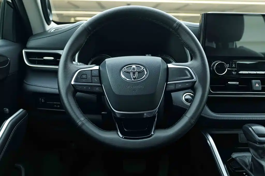 Toyota Highlander 2023 2.5L Smart Hybrid Dual Engine FWD Elite 5-Seater — фото 17