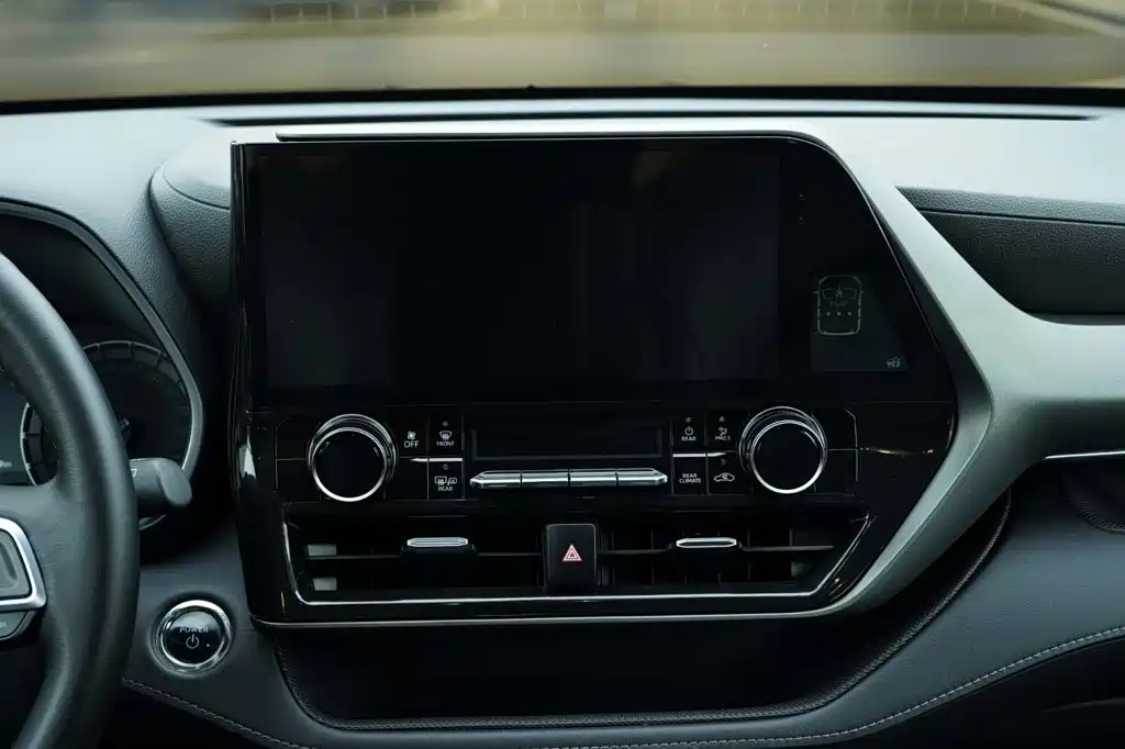Toyota Highlander 2023 2.5L Smart Hybrid Dual Engine FWD Elite 5-Seater — фото 18